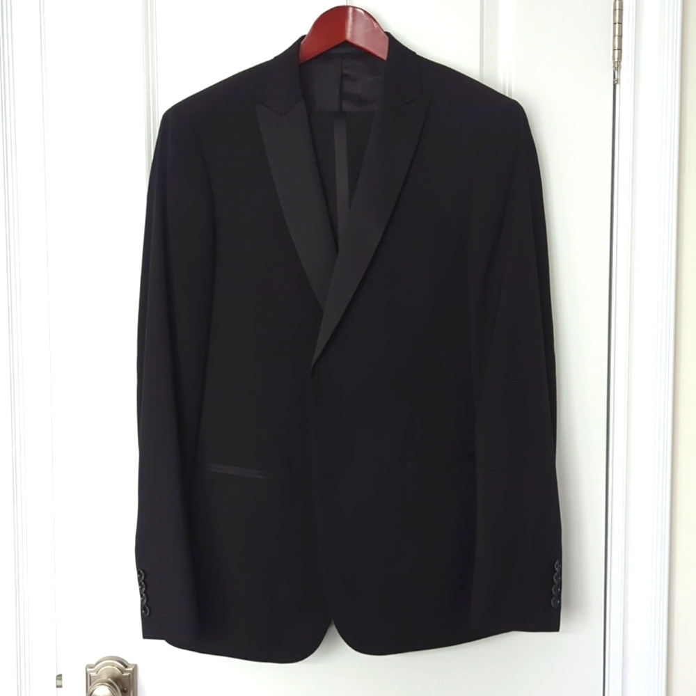 Sondergaard Black Tuxedo Suit